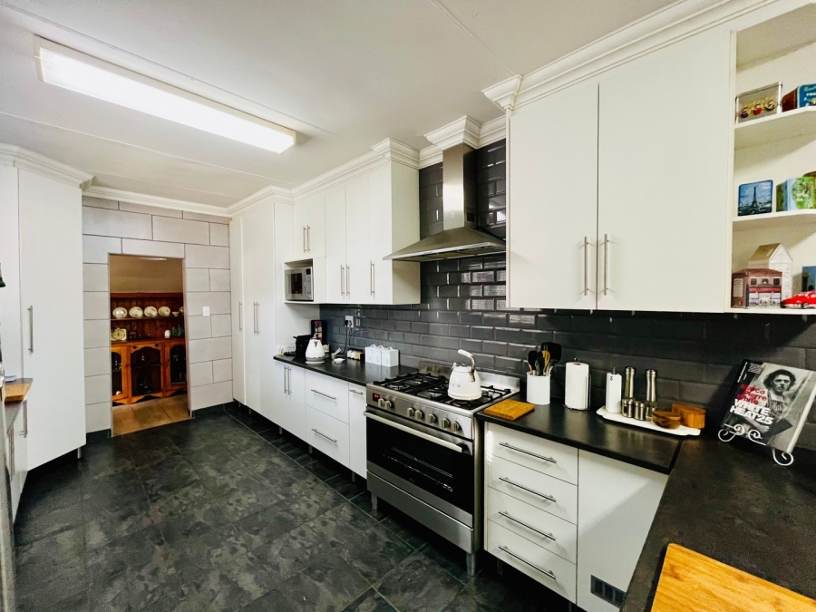 4 Bedroom Property for Sale in Roodewal Free State
